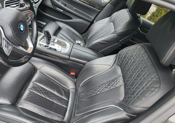 BMW Seria 7 cena 155000 przebieg: 125515, rok produkcji 2016 z Piotrków Trybunalski małe 781